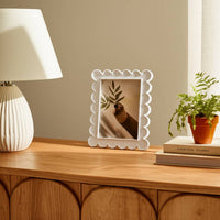 Polyresin Scallop Frame - 5x7 in.