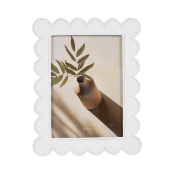 Polyresin Scallop Frame - 5x7 in.