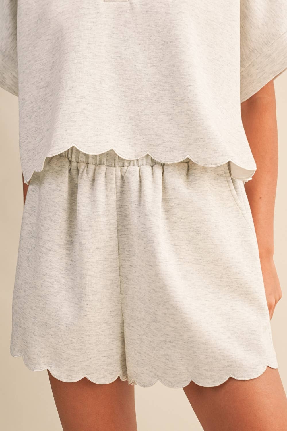 Scallop Edge Collar Set