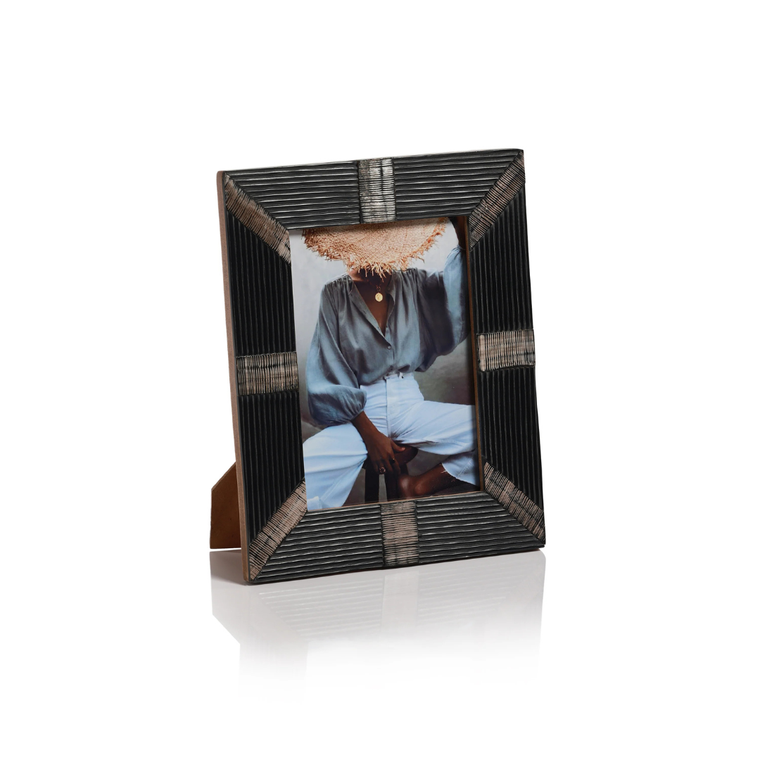 Black Ribbed Horn Frame (5x7)